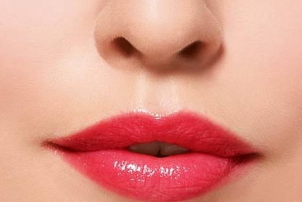 唇部美容整形哪家好 厚唇改薄让您拥有“樱桃小嘴”