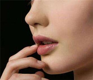 杭州西美整形医院隆鼻手术费用多少 假体隆鼻材料怎么选择